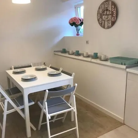 Comodo, Independiente Y Coqueto